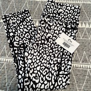 Black & White Leopard Light N Tight Hi Rise 7/8 24”. Size 12